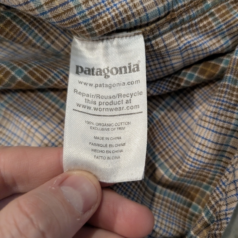 Patagonia Organic Cotton Long Sleeve Button Up Shirt Men's XL Plaid Earth Tones - Picture 3 of 8